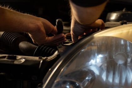 car-mechanic-6260377_640-2