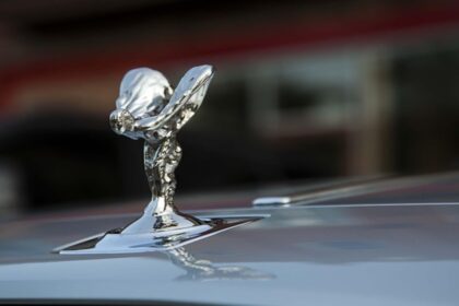 rolls-royce-526055_640-2